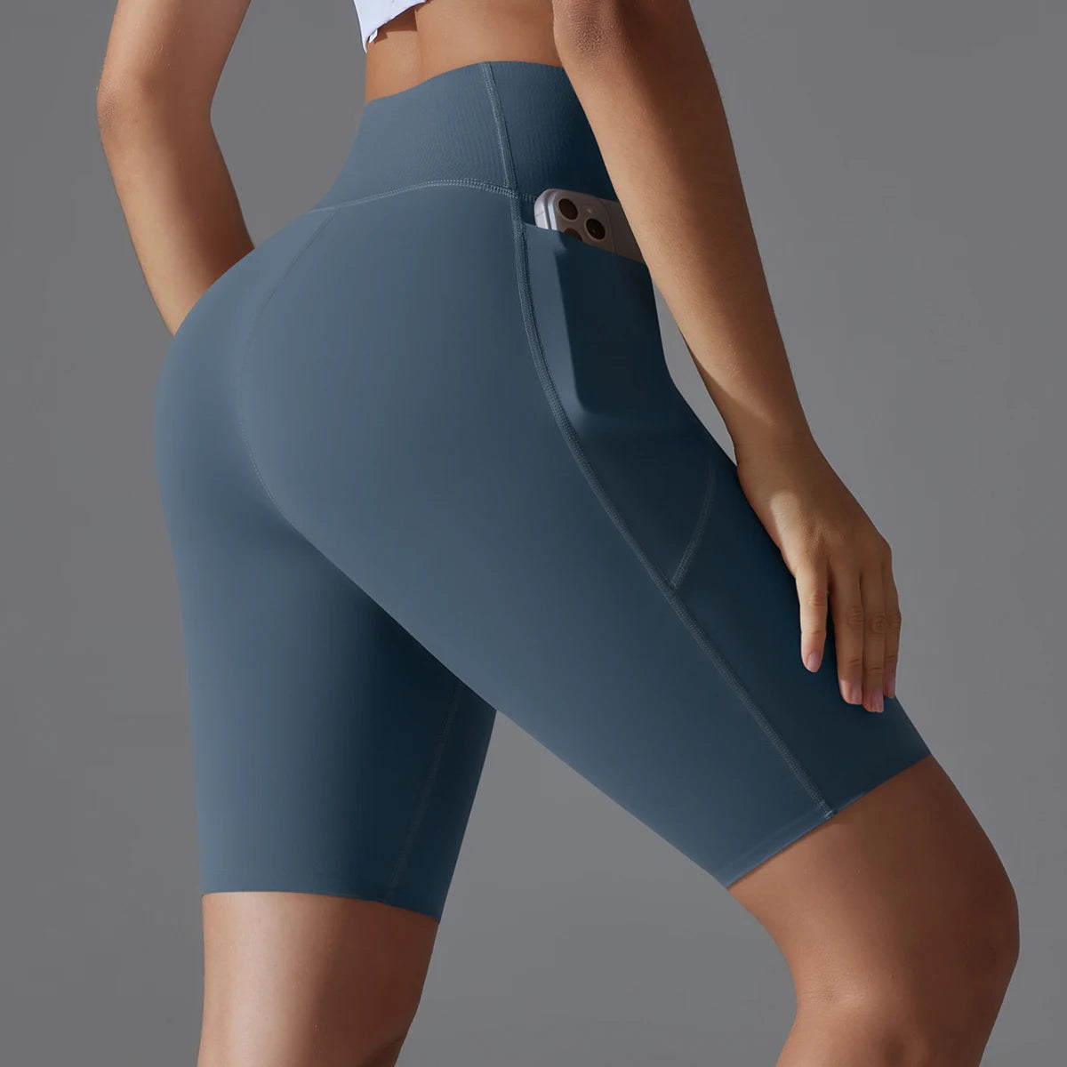 Shorts de Academia, Shorts Com Bolso, Bermuda Com Bolso, Bermuda Para Corrida, Shorts Empina Bumbum, Bermuda Empina Bumbum, Shorts Sem Costura, Bermuda Sem Costura, Shorts de Corrida, Bermuda Fitness, Bermuda Esportiva, Roupa de Yoga, Calça de Ginástica, Calça de Academia, Moda Fitness, Legging de Academia, Legging Fitness, Macacão de Academia, Roupa Para Academia, Roupa de Academia, Roupas Fitness, Shorts Para Academia, Shorts Fitness.