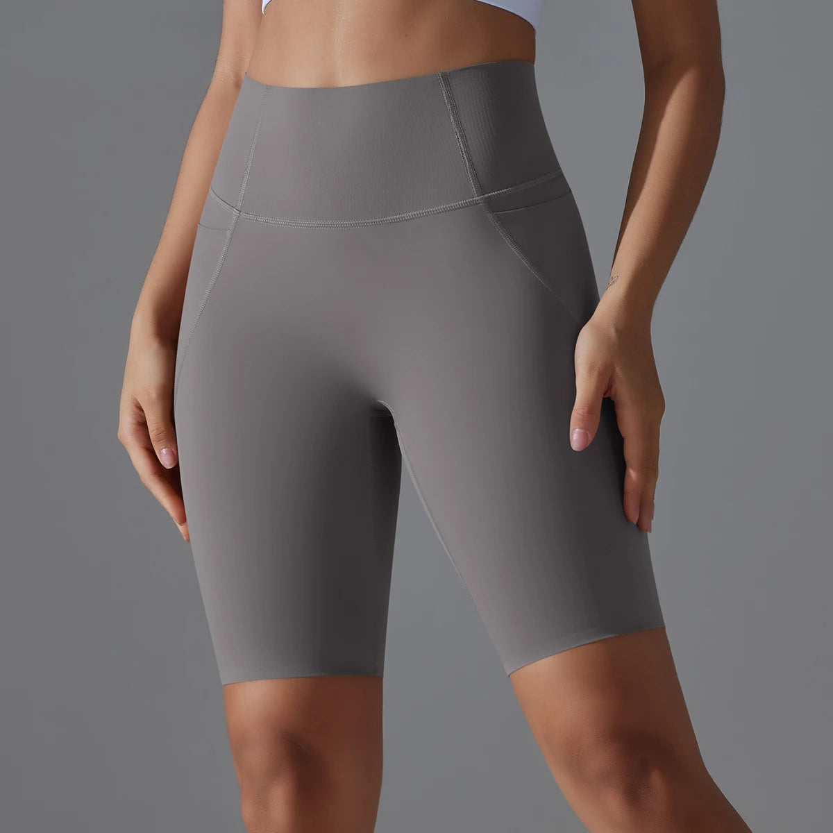 Shorts de Academia, Shorts Com Bolso, Bermuda Com Bolso, Bermuda Para Corrida, Shorts Empina Bumbum, Bermuda Empina Bumbum, Shorts Sem Costura, Bermuda Sem Costura, Shorts de Corrida, Bermuda Fitness, Bermuda Esportiva, Roupa de Yoga, Calça de Ginástica, Calça de Academia, Moda Fitness, Legging de Academia, Legging Fitness, Macacão de Academia, Roupa Para Academia, Roupa de Academia, Roupas Fitness, Shorts Para Academia, Shorts Fitness.