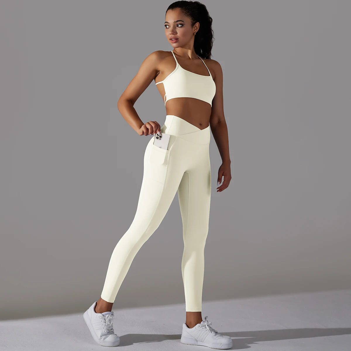 Legging Sem Costura, Legging Com Bolsos, Legging de Corrida, Legging Para Corrida, Top Sem Costura, Top Alta Sustentação, Sutiã Esportivo, Top de Academia, Top Fitness, Top Esportivo, Roupa de Yoga, Calça de Ginástica, Calça de Academia, Moda Fitness, Legging de Academia, Legging Fitness, Roupa Para Academia, Roupa de Academia, Roupas Fitness, Legging, Top Para Academia, Conjunto Para Academia, Maluh Fit
