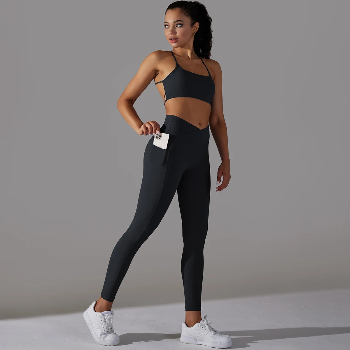 Legging Sem Costura, Legging Com Bolsos, Legging de Corrida, Legging Para Corrida, Top Sem Costura, Top Alta Sustentação, Sutiã Esportivo, Top de Academia, Top Fitness, Top Esportivo, Roupa de Yoga, Calça de Ginástica, Calça de Academia, Moda Fitness, Legging de Academia, Legging Fitness, Roupa Para Academia, Roupa de Academia, Roupas Fitness, Legging, Top Para Academia, Conjunto Para Academia, Maluh Fit