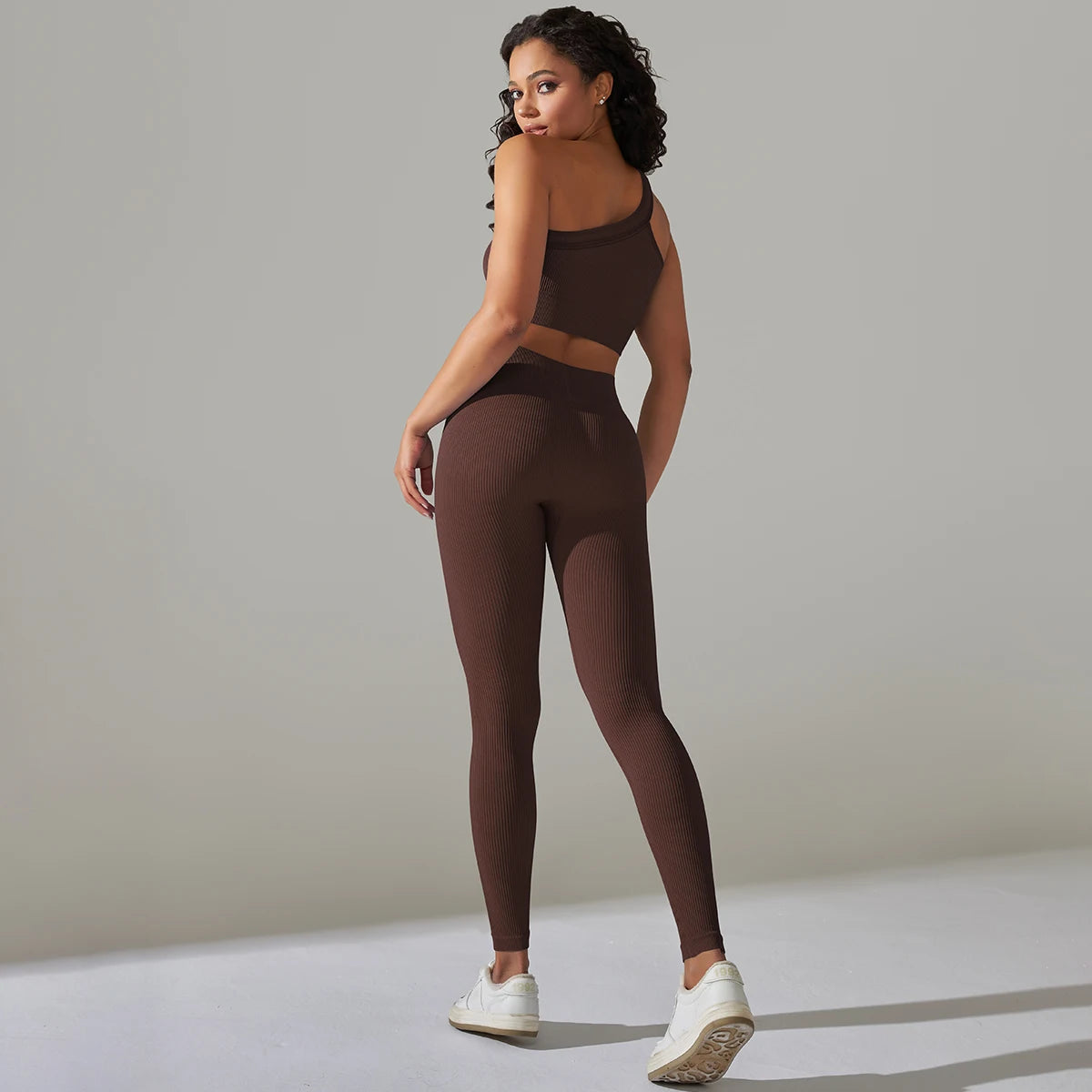 Legging Sem Costura, Top Sem Costura, Top Alta Sustentação, Sutiã Esportivo, Top de Academia, Top Fitness, Top Esportivo, Roupa de Yoga, Calça Flare, Calça Confortável, Calça de Ginástica, Calça de Academia, Macaquinho de Academia, Moda Fitness, Legging de Academia, Legging Fitness, Macacão de Academia, Macacão de Yoga, Roupa Para Academia, Roupa de Academia, Roupas Fitness, Legging, Top Para Academia, Conjunto Para Academia, Maluh Fit.