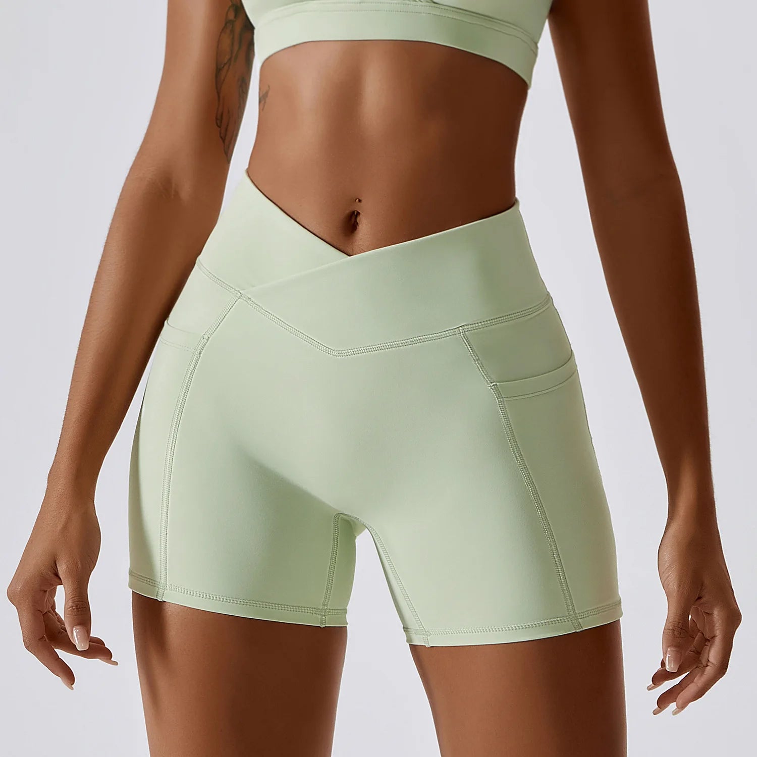 Shorts Com Bolso, Bermuda Com Bolso, Shorts de Corrida, Bermuda de Corrida, Shorts de Academia, Bermuda Fitness, Bermuda Esportiva, Roupa de Yoga, Calça de Ginástica, Calça de Academia, Moda Fitness, Legging de Academia, Legging Fitness, Macacão de Academia, Roupa Para Academia, Roupa de Academia, Roupas Fitness, Shorts Para Academia, Shorts Fitness, Maluh Fit