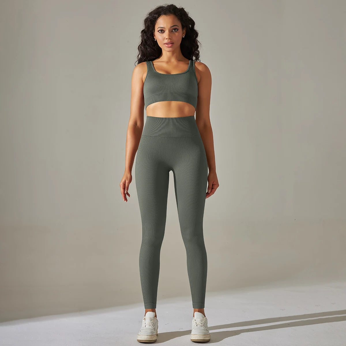 Legging Sem Costura, Top Sem Costura, Top Alta Sustentação, Sutiã Esportivo, Top de Academia, Top Fitness, Top Esportivo, Roupa de Yoga, Calça Flare, Calça Confortável, Calça de Ginástica, Calça de Academia, Macaquinho de Academia, Moda Fitness, Legging de Academia, Legging Fitness, Macacão de Academia, Macacão de Yoga, Roupa Para Academia, Roupa de Academia, Roupas Fitness, Legging, Top Para Academia, Conjunto Para Academia, Maluh Fit.|43138615640111|43138615672879