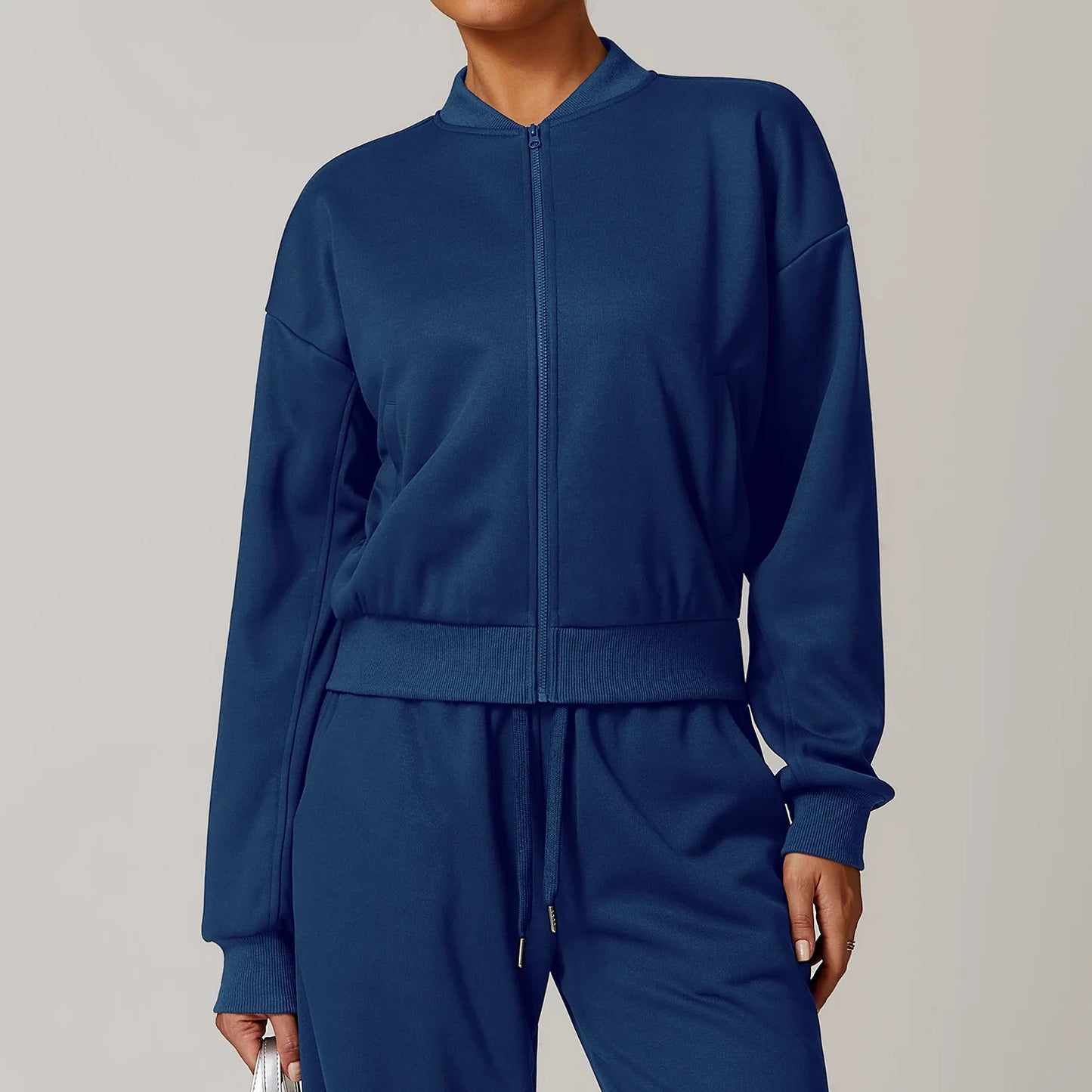 Jaqueta Esportiva de Corrida, Jaqueta de Corrida, Jaqueta Para Corrida, Jaqueta Esportiva, Jaqueta de Moletom, Moletom de Zíper, Jaqueta de Academia, Roupas Para Academia, Roupas de Academia, Moda Fitness, Jaqueta Ginástica, Maluh Fit.