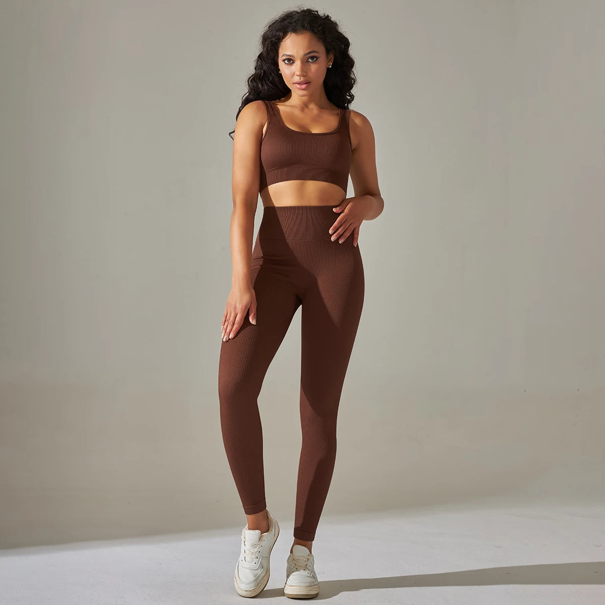 Legging Sem Costura, Top Sem Costura, Top Alta Sustentação, Sutiã Esportivo, Top de Academia, Top Fitness, Top Esportivo, Roupa de Yoga, Calça Flare, Calça Confortável, Calça de Ginástica, Calça de Academia, Macaquinho de Academia, Moda Fitness, Legging de Academia, Legging Fitness, Macacão de Academia, Macacão de Yoga, Roupa Para Academia, Roupa de Academia, Roupas Fitness, Legging, Top Para Academia, Conjunto Para Academia, Maluh Fit.