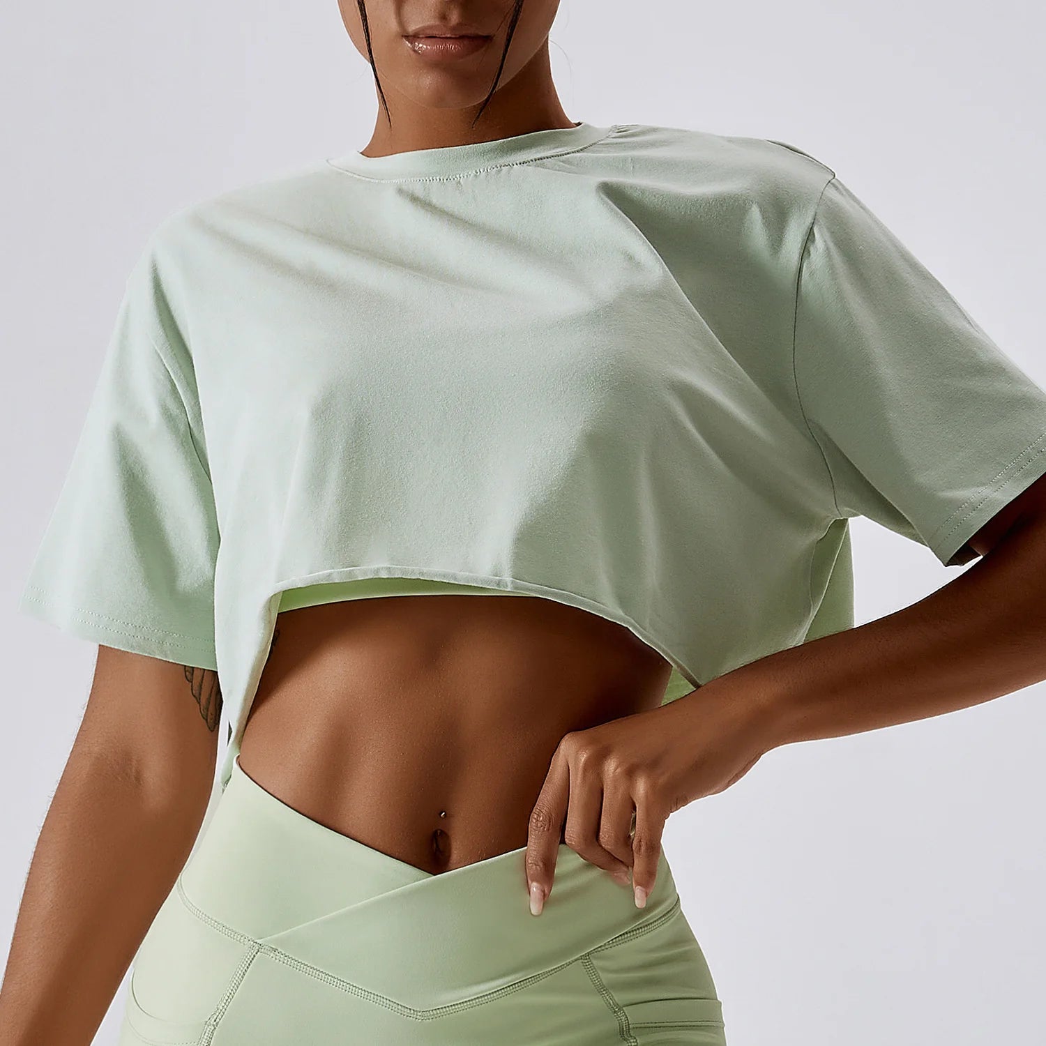 Top Crop, Cropped, Cropped Academia, Roupas Esportivas, Camiseta Lupo, Camiseta Academia, Camiseta de Treino, Camiseta Básica, Top Esportivo, Top Academia, Top de Ginástica, Roupas de Yoga, Roupas de Academia, Moda Fitness, Roupas Para Academia, Roupas de Ginástica, Maluh Fit