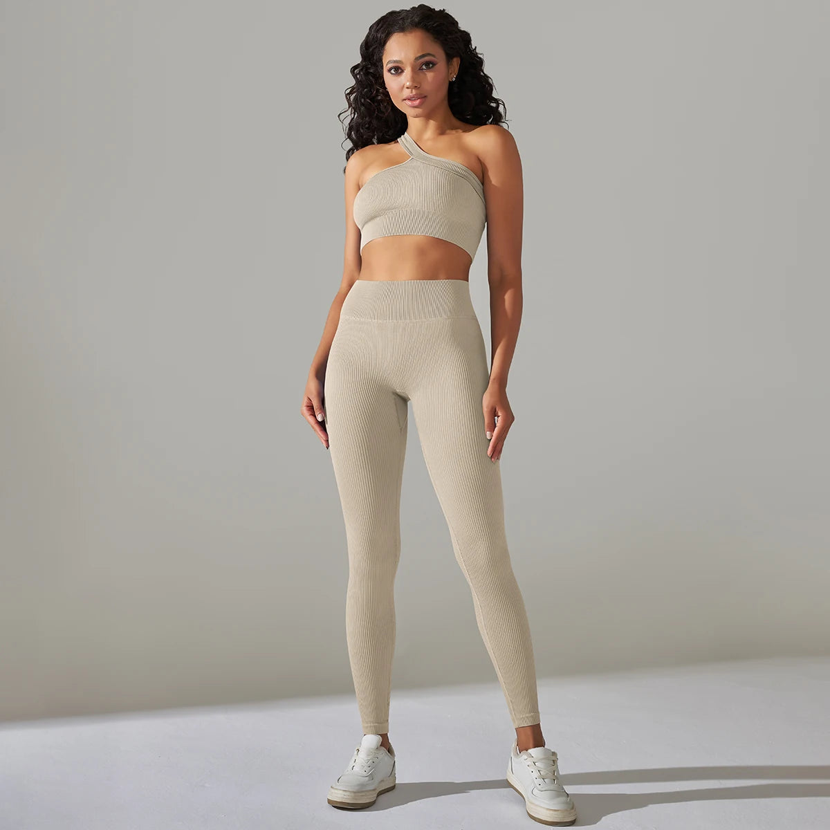 Legging Sem Costura, Top Sem Costura, Top Alta Sustentação, Sutiã Esportivo, Top de Academia, Top Fitness, Top Esportivo, Roupa de Yoga, Calça Flare, Calça Confortável, Calça de Ginástica, Calça de Academia, Macaquinho de Academia, Moda Fitness, Legging de Academia, Legging Fitness, Macacão de Academia, Macacão de Yoga, Roupa Para Academia, Roupa de Academia, Roupas Fitness, Legging, Top Para Academia, Conjunto Para Academia, Maluh Fit.