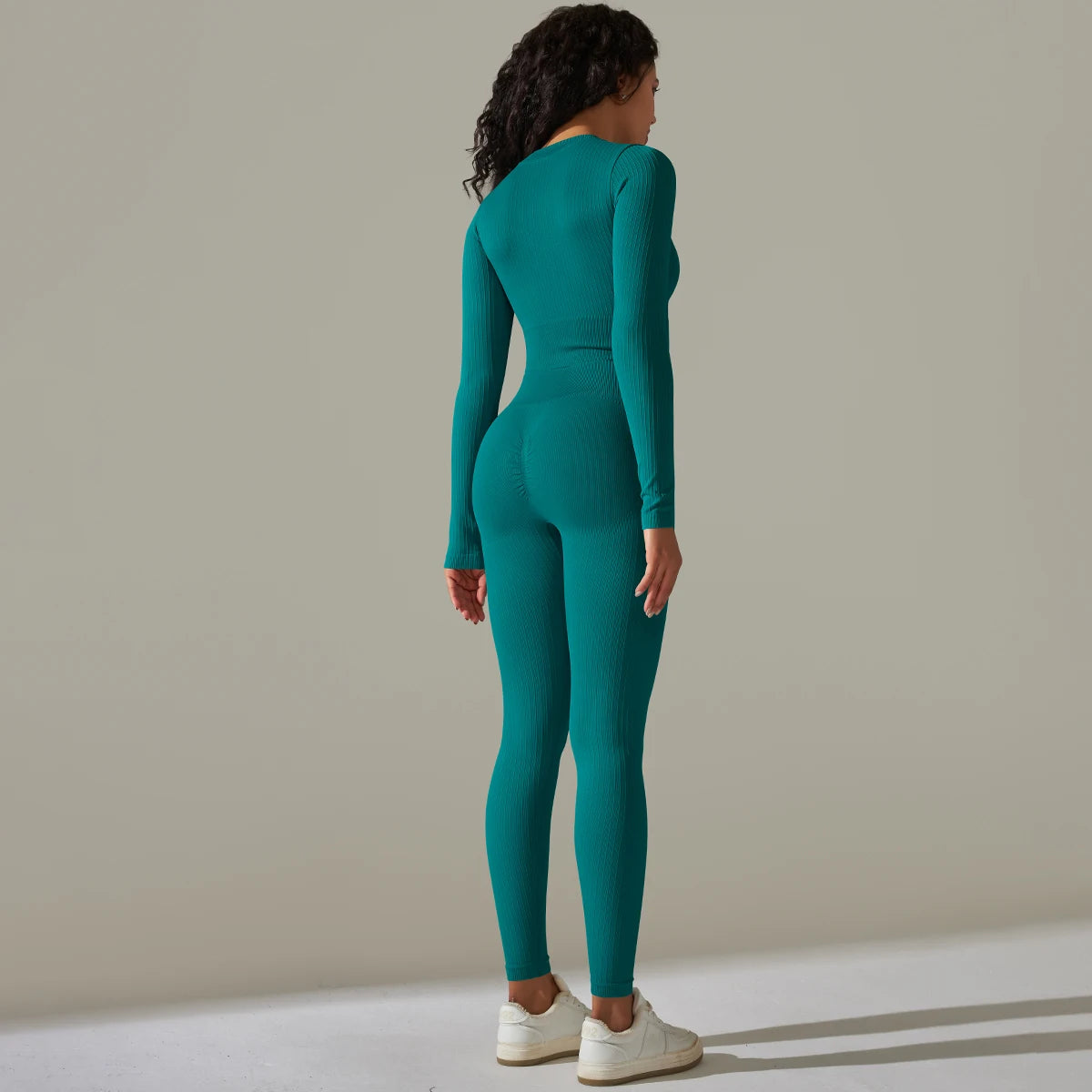 Legging Sem Costura, Top Sem Costura, Top Alta Sustentação, Sutiã Esportivo, Top de Academia, Top Fitness, Top Esportivo, Roupa de Yoga, Calça Flare, Calça Confortável, Calça de Ginástica, Calça de Academia, Macaquinho de Academia, Moda Fitness, Legging de Academia, Legging Fitness, Macacão de Academia, Macacão de Yoga, Roupa Para Academia, Roupa de Academia, Roupas Fitness, Legging, Top Para Academia, Conjunto Para Academia, Maluh Fit.