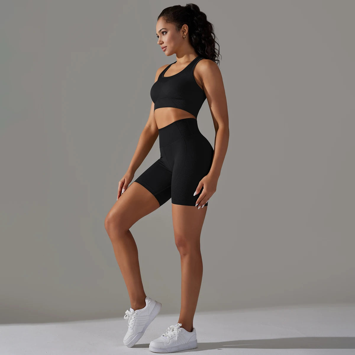 Conjunto Fitness, Conjunto de Academia, Conjunto de Ginástica Sem Costura, Conjunto Sem Costura Academia, Top de Academia, Top Fitness, Top Esportivo, Roupa de Yoga, Shorts Sem Costura, Shorts Academia, Bermuda de Ginástica, Bermuda Confortável, Shorts Yoga, Moda Fitness, Roupa Para Academia, Roupa de Academia, Roupas Fitness, Legging, Top Para Academia, Conjunto Para Academia, Maluh Fit