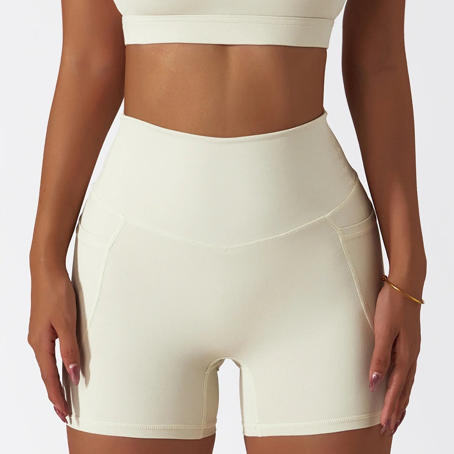 Shorts de Academia, Shorts Com Bolso, Bermuda Com Bolso, Bermuda Para Corrida, Shorts de Corrida, Bermuda Fitness, Bermuda Esportiva, Roupa de Yoga, Calça de Ginástica, Calça de Academia, Moda Fitness, Legging de Academia, Legging Fitness, Macacão de Academia, Roupa Para Academia, Roupa de Academia, Roupas Fitness, Shorts Para Academia, Shorts Fitness, Maluh Fit