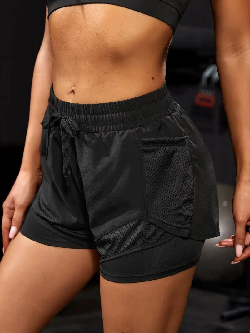 Shorts Com Bolso, Bermuda Com Bolso, Shorts de Corrida, Bermuda de Corrida, Shorts de Academia, Bermuda Fitness, Bermuda Esportiva, Roupa de Yoga, Calça de Ginástica, Calça de Academia, Moda Fitness, Legging de Academia, Legging Fitness, Macacão de Academia, Roupa Para Academia, Roupa de Academia, Roupas Fitness, Shorts Para Academia, Shorts Fitness, Maluh Fit