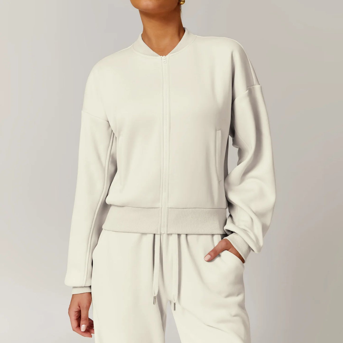 Jaqueta Esportiva de Corrida, Jaqueta de Corrida, Jaqueta Para Corrida, Jaqueta Esportiva, Jaqueta de Moletom, Moletom de Zíper, Jaqueta de Academia, Roupas Para Academia, Roupas de Academia, Moda Fitness, Jaqueta Ginástica, Maluh Fit.